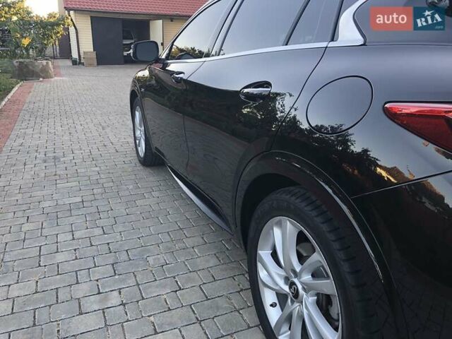 Черный Инфинити QX30, объемом двигателя 1.99 л и пробегом 174 тыс. км за 15500 $, фото 86 на Automoto.ua