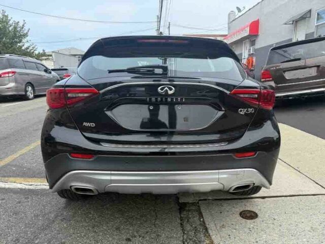 Черный Инфинити QX30, объемом двигателя 2 л и пробегом 59 тыс. км за 4600 $, фото 4 на Automoto.ua