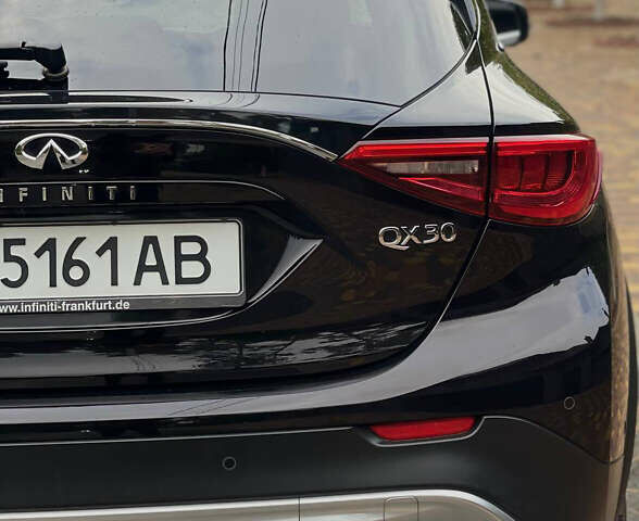 Черный Инфинити QX30, объемом двигателя 2.14 л и пробегом 98 тыс. км за 19800 $, фото 6 на Automoto.ua