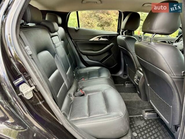 Чорний Інфініті QX30, об'ємом двигуна 2 л та пробігом 106 тис. км за 16500 $, фото 17 на Automoto.ua