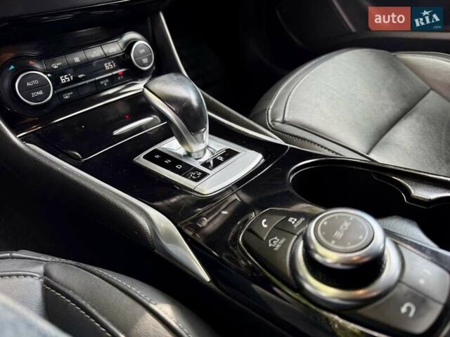 Чорний Інфініті QX30, об'ємом двигуна 2 л та пробігом 106 тис. км за 16500 $, фото 28 на Automoto.ua