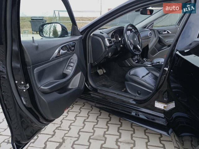 Чорний Інфініті QX30, об'ємом двигуна 2 л та пробігом 196 тис. км за 15800 $, фото 13 на Automoto.ua
