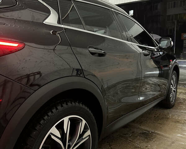 Черный Инфинити QX30, объемом двигателя 1.99 л и пробегом 148 тыс. км за 17000 $, фото 9 на Automoto.ua