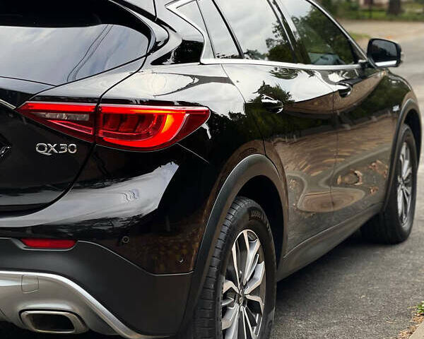 Черный Инфинити QX30, объемом двигателя 2.14 л и пробегом 98 тыс. км за 19800 $, фото 9 на Automoto.ua