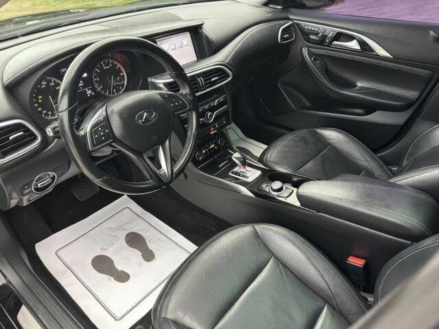 Чорний Інфініті QX30, об'ємом двигуна 2 л та пробігом 32 тис. км за 9000 $, фото 7 на Automoto.ua