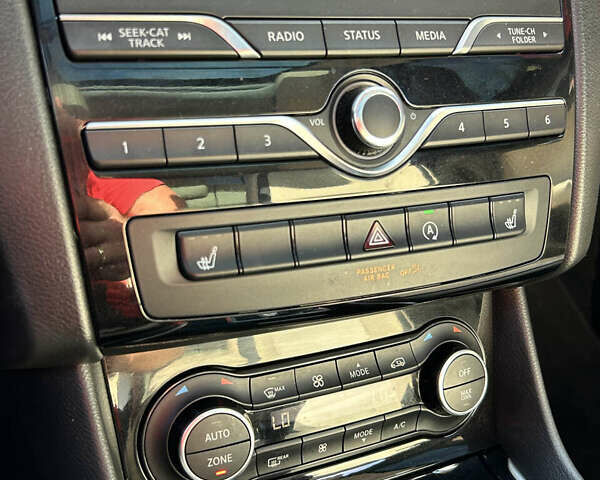 Черный Инфинити QX30, объемом двигателя 1.99 л и пробегом 86 тыс. км за 16850 $, фото 19 на Automoto.ua