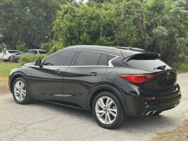 Чорний Інфініті QX30, об'ємом двигуна 2 л та пробігом 32 тис. км за 9000 $, фото 3 на Automoto.ua