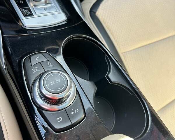 Черный Инфинити QX30, объемом двигателя 1.99 л и пробегом 86 тыс. км за 16850 $, фото 29 на Automoto.ua