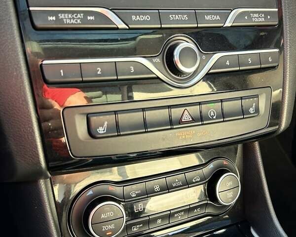 Черный Инфинити QX30, объемом двигателя 1.99 л и пробегом 86 тыс. км за 15999 $, фото 19 на Automoto.ua