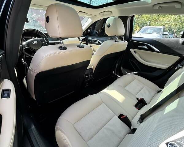 Черный Инфинити QX30, объемом двигателя 1.99 л и пробегом 86 тыс. км за 15999 $, фото 22 на Automoto.ua