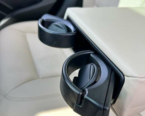 Черный Инфинити QX30, объемом двигателя 1.99 л и пробегом 86 тыс. км за 16850 $, фото 24 на Automoto.ua