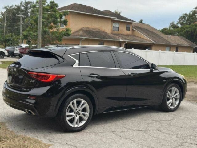 Чорний Інфініті QX30, об'ємом двигуна 2 л та пробігом 32 тис. км за 9000 $, фото 5 на Automoto.ua