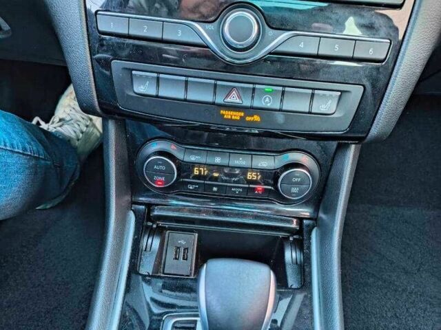 Черный Инфинити QX30, объемом двигателя 2 л и пробегом 62 тыс. км за 3500 $, фото 11 на Automoto.ua