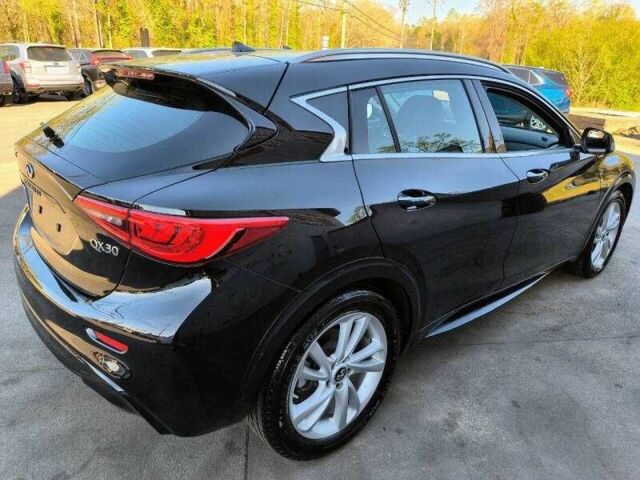 Черный Инфинити QX30, объемом двигателя 2 л и пробегом 62 тыс. км за 3500 $, фото 4 на Automoto.ua