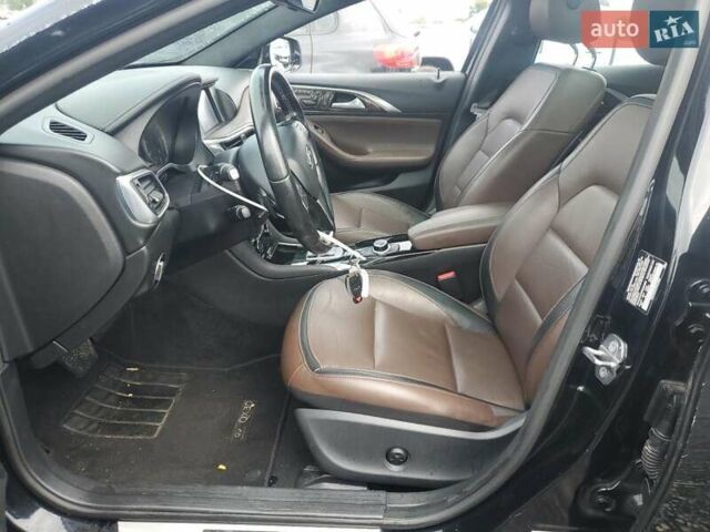 Чорний Інфініті QX30, об'ємом двигуна 1.99 л та пробігом 90 тис. км за 2800 $, фото 6 на Automoto.ua