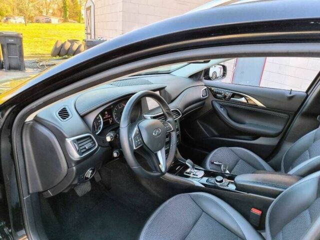 Черный Инфинити QX30, объемом двигателя 2 л и пробегом 62 тыс. км за 3500 $, фото 8 на Automoto.ua