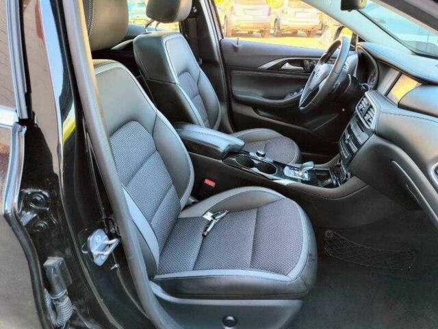 Черный Инфинити QX30, объемом двигателя 2 л и пробегом 62 тыс. км за 3500 $, фото 14 на Automoto.ua