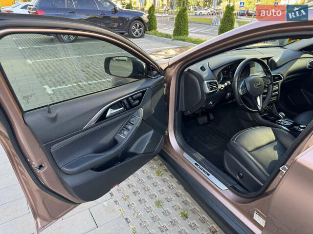 Коричневый Инфинити QX30, объемом двигателя 2 л и пробегом 53 тыс. км за 18000 $, фото 32 на Automoto.ua