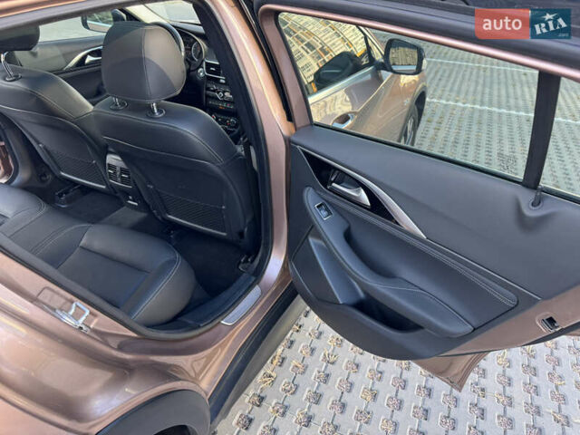 Коричневий Інфініті QX30, об'ємом двигуна 2 л та пробігом 53 тис. км за 18500 $, фото 56 на Automoto.ua