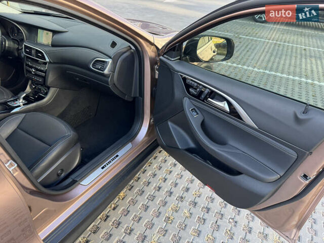 Коричневый Инфинити QX30, объемом двигателя 2 л и пробегом 53 тыс. км за 18000 $, фото 61 на Automoto.ua