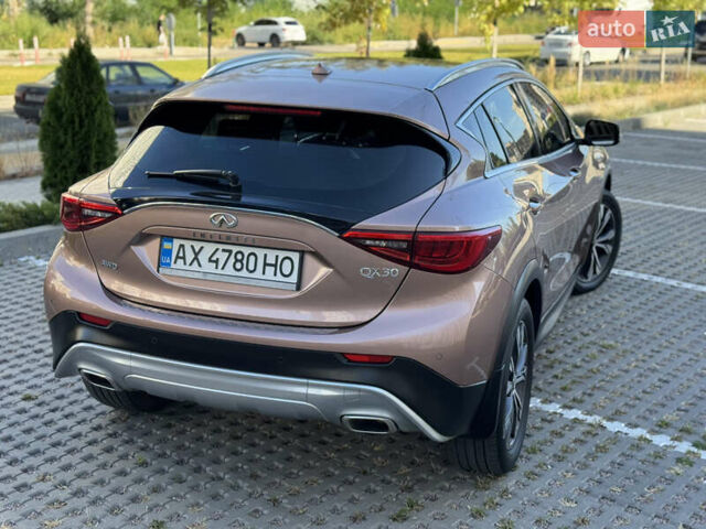 Коричневий Інфініті QX30, об'ємом двигуна 2 л та пробігом 53 тис. км за 18500 $, фото 16 на Automoto.ua