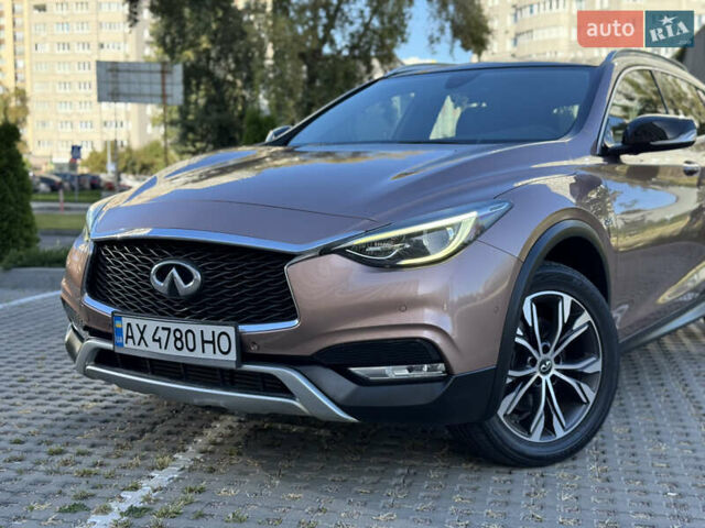 Коричневий Інфініті QX30, об'ємом двигуна 2 л та пробігом 53 тис. км за 18500 $, фото 2 на Automoto.ua