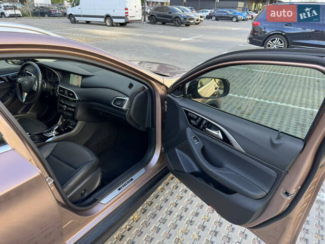 Коричневый Инфинити QX30, объемом двигателя 2 л и пробегом 53 тыс. км за 18000 $, фото 66 на Automoto.ua