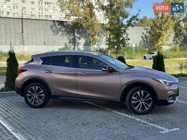 Коричневий Інфініті QX30, об'ємом двигуна 2 л та пробігом 53 тис. км за 18500 $, фото 10 на Automoto.ua