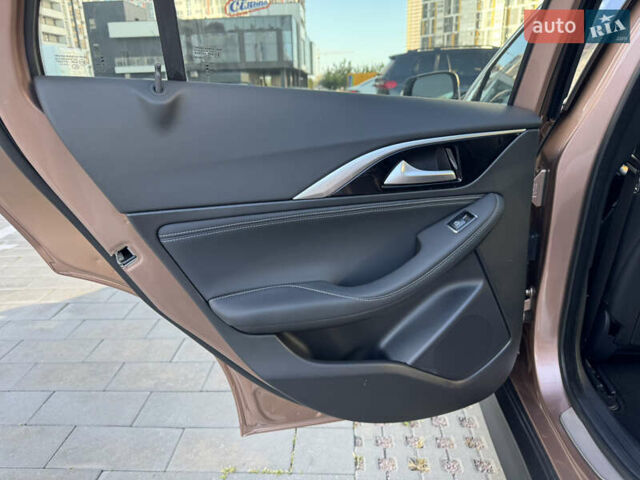 Коричневый Инфинити QX30, объемом двигателя 2 л и пробегом 53 тыс. км за 18000 $, фото 42 на Automoto.ua