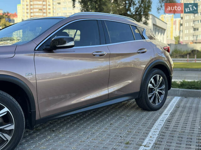 Коричневый Инфинити QX30, объемом двигателя 2 л и пробегом 53 тыс. км за 18000 $, фото 5 на Automoto.ua