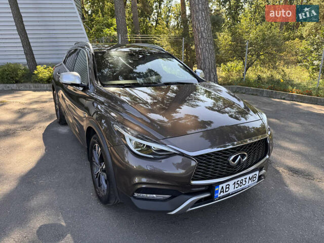 Коричневый Инфинити QX30, объемом двигателя 1.99 л и пробегом 82 тыс. км за 19000 $, фото 2 на Automoto.ua