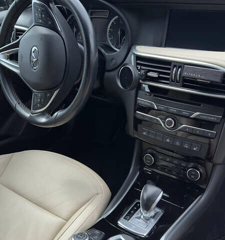 Коричневый Инфинити QX30, объемом двигателя 1.99 л и пробегом 60 тыс. км за 24500 $, фото 11 на Automoto.ua