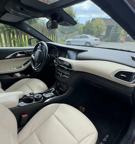 Коричневый Инфинити QX30, объемом двигателя 1.99 л и пробегом 60 тыс. км за 24500 $, фото 10 на Automoto.ua