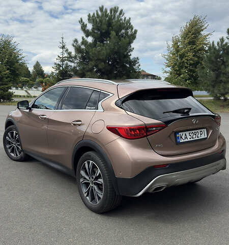 Коричневый Инфинити QX30, объемом двигателя 1.99 л и пробегом 60 тыс. км за 24500 $, фото 2 на Automoto.ua