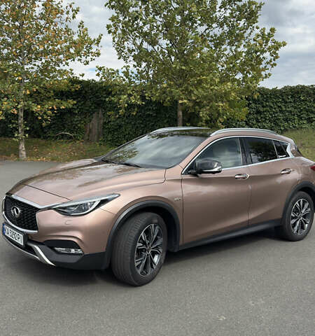 Коричневый Инфинити QX30, объемом двигателя 1.99 л и пробегом 60 тыс. км за 24500 $, фото 1 на Automoto.ua