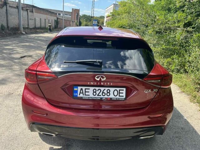 Червоний Інфініті QX30, об'ємом двигуна 2 л та пробігом 145 тис. км за 19500 $, фото 3 на Automoto.ua