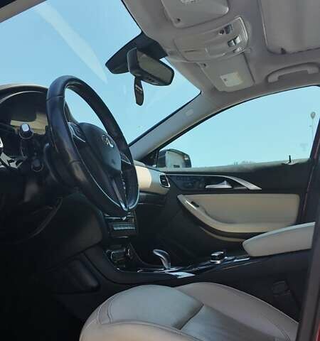 Красный Инфинити QX30, объемом двигателя 2 л и пробегом 191 тыс. км за 13500 $, фото 1 на Automoto.ua