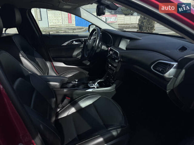 Червоний Інфініті QX30, об'ємом двигуна 1.99 л та пробігом 90 тис. км за 16400 $, фото 19 на Automoto.ua