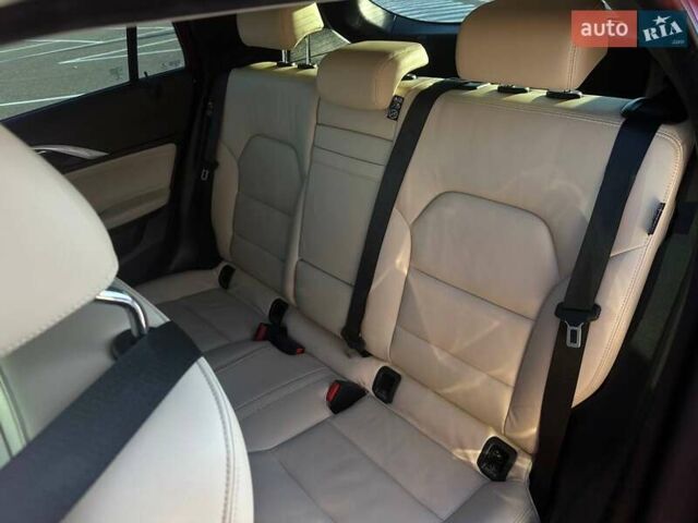 Красный Инфинити QX30, объемом двигателя 1.99 л и пробегом 140 тыс. км за 17990 $, фото 13 на Automoto.ua