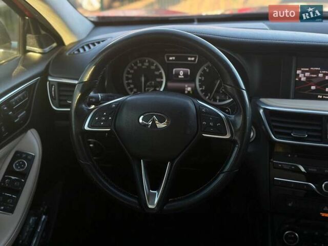 Красный Инфинити QX30, объемом двигателя 1.99 л и пробегом 140 тыс. км за 17990 $, фото 12 на Automoto.ua