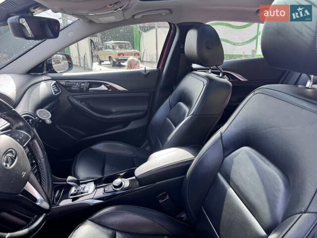 Червоний Інфініті QX30, об'ємом двигуна 1.99 л та пробігом 90 тис. км за 16400 $, фото 16 на Automoto.ua