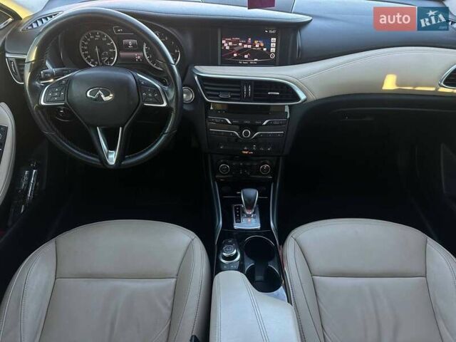 Красный Инфинити QX30, объемом двигателя 1.99 л и пробегом 140 тыс. км за 17990 $, фото 11 на Automoto.ua