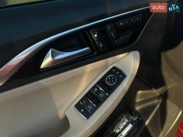 Красный Инфинити QX30, объемом двигателя 1.99 л и пробегом 140 тыс. км за 17990 $, фото 9 на Automoto.ua