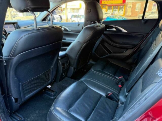 Червоний Інфініті QX30, об'ємом двигуна 2 л та пробігом 60 тис. км за 4150 $, фото 9 на Automoto.ua