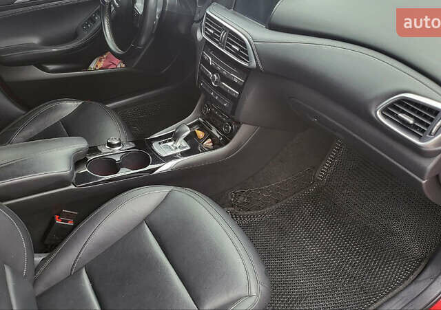 Красный Инфинити QX30, объемом двигателя 1.99 л и пробегом 103 тыс. км за 19800 $, фото 17 на Automoto.ua