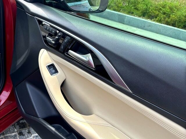 Красный Инфинити QX30, объемом двигателя 2 л и пробегом 92 тыс. км за 19500 $, фото 5 на Automoto.ua