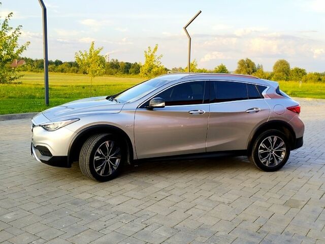Инфинити QX30, объемом двигателя 2 л и пробегом 250 тыс. км за 13800 $, фото 4 на Automoto.ua