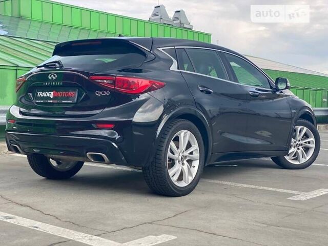 Інфініті QX30, об'ємом двигуна 2 л та пробігом 87 тис. км за 18500 $, фото 31 на Automoto.ua