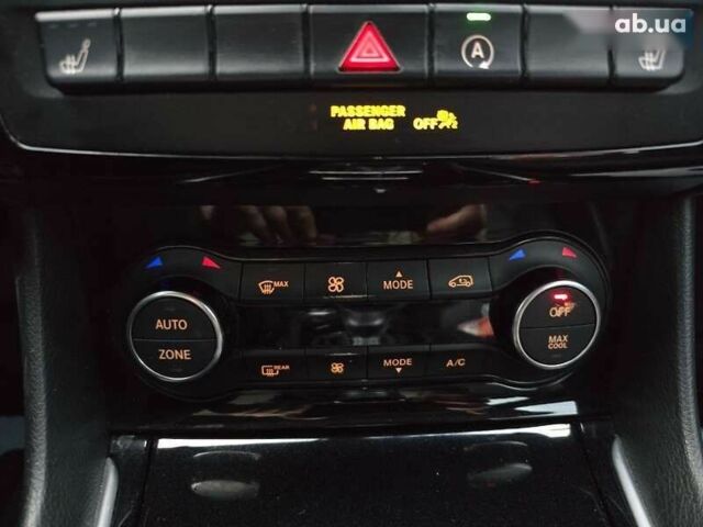 Інфініті QX30, об'ємом двигуна 2 л та пробігом 103 тис. км за 15200 $, фото 19 на Automoto.ua