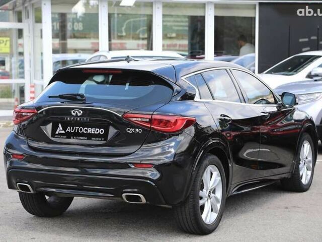 Инфинити QX30, объемом двигателя 2 л и пробегом 153 тыс. км за 12900 $, фото 3 на Automoto.ua